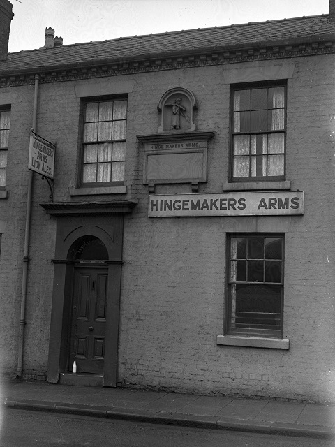Hingemakers Arms
